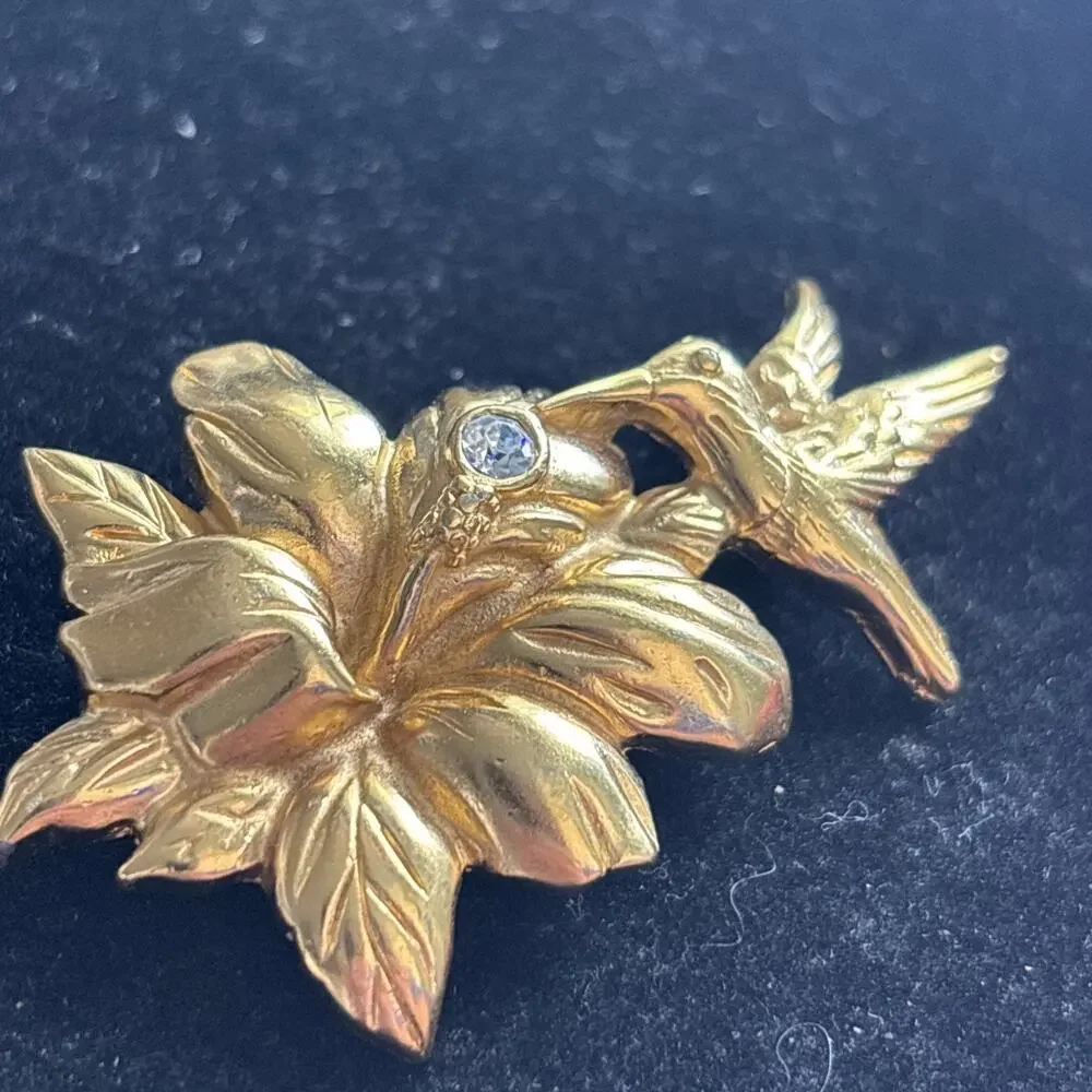 Monet Matte Gold Tone Hummingbird Flower Brooch Rhinestone Vintage Pin Signed